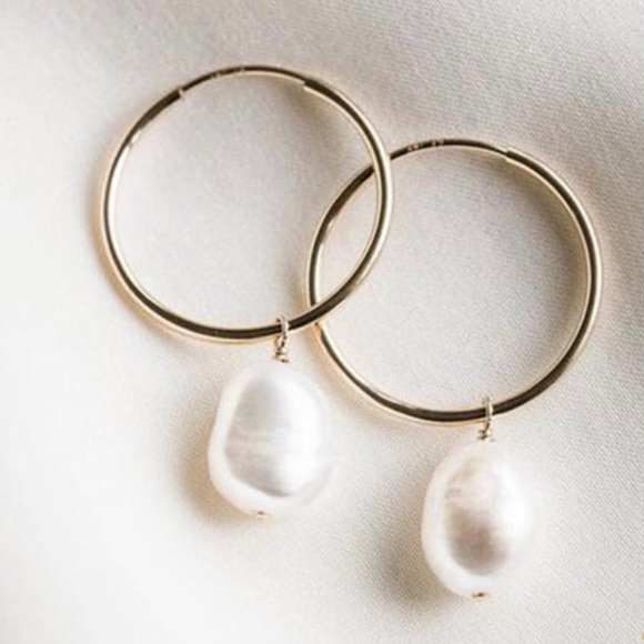 COPY - Beautiful silver hoop earrings - Picture 1 of 4